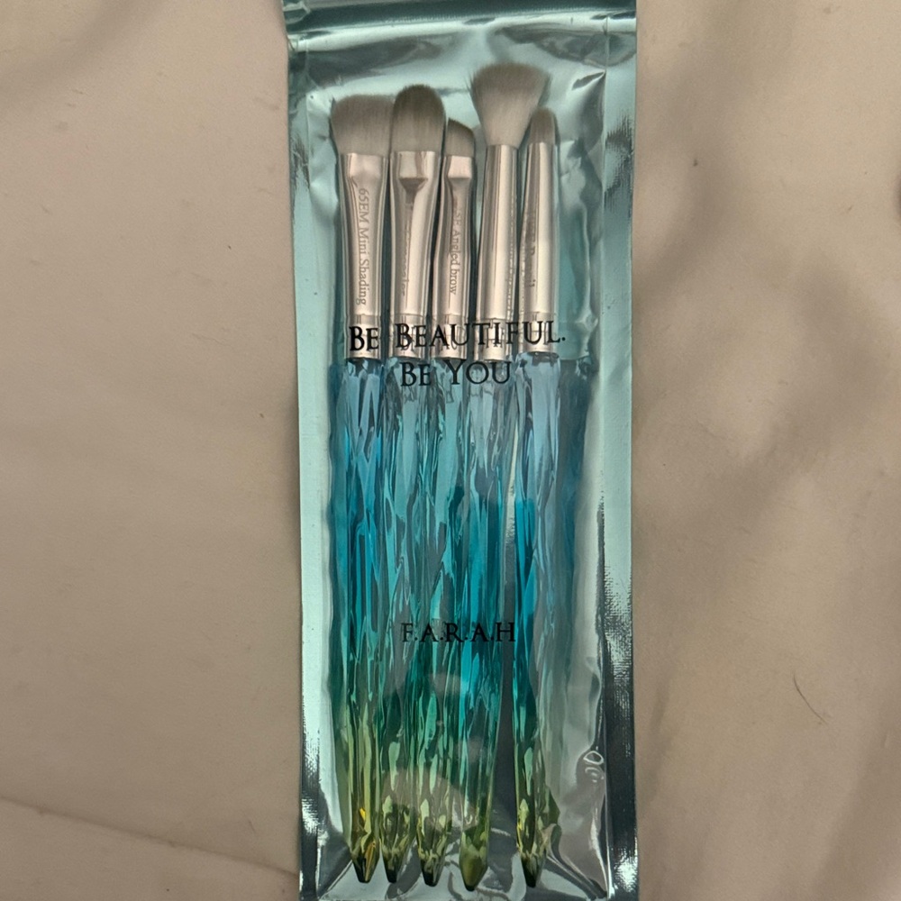 Farah Blue and Green Makeup Brush Set
